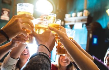¿Cómo disfrutar de la noche granadina en tu despedida de soltero?