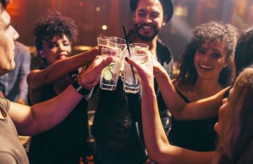 Los mejores bares y pubs para una noche de despedida en Granada