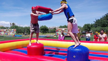 Por qué el humor amarillo es la opción más original para despedidas Por qué el humor amarillo es la opción más original para despedidas