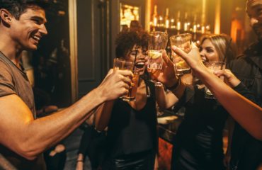 Pros y Contras de una Despedida de Soltero en Granada